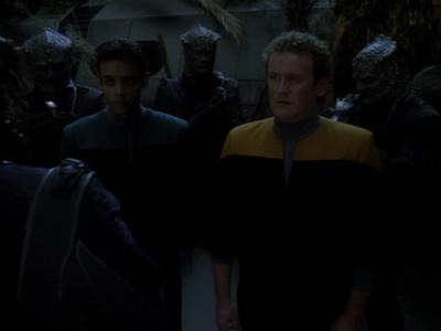 Star Trek: Deep Space Nine Screencaps "Hippocratic Oath" (S4:E4)