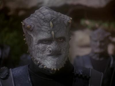 Star Trek: Deep Space Nine Screencaps "Hippocratic Oath" (S4:E4)