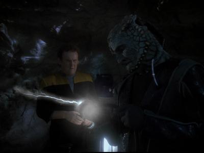 Star Trek: Deep Space Nine Screencaps "Hippocratic Oath" (S4:E4)