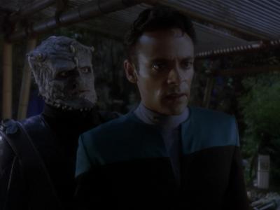 Star Trek: Deep Space Nine Screencaps "Hippocratic Oath" (S4:E4)