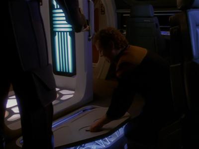 Star Trek: Deep Space Nine Screencaps "Hippocratic Oath" (S4:E4)