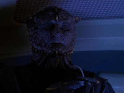 Star Trek: Deep Space Nine Screencaps "Hippocratic Oath" (S4:E4)