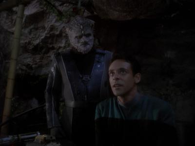 Star Trek: Deep Space Nine Screencaps "Hippocratic Oath" (S4:E4)