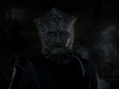 Star Trek: Deep Space Nine Screencaps "Hippocratic Oath" (S4:E4)