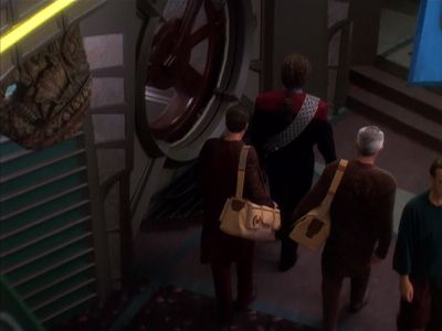 Star Trek: Deep Space Nine Screencaps "Rejoined" (S4:E6)