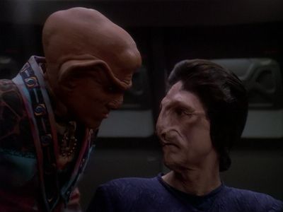 Star Trek: Deep Space Nine Screencaps "Starship Down" (S4:E7)