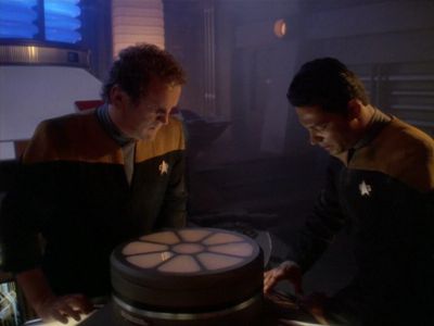 Star Trek: Deep Space Nine Screencaps "Starship Down" (S4:E7)
