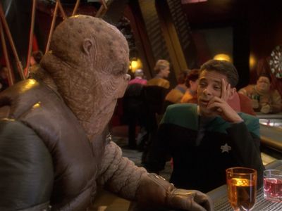 Star Trek: Deep Space Nine Screencaps "Starship Down" (S4:E7)