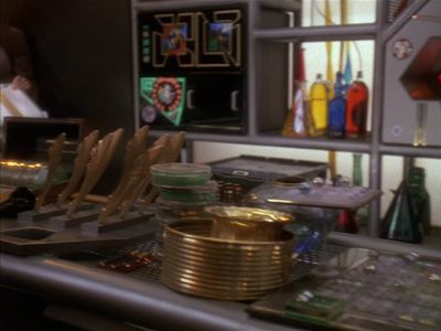 Star Trek: Deep Space Nine Screencaps "Little Green Men" (S4:E8)