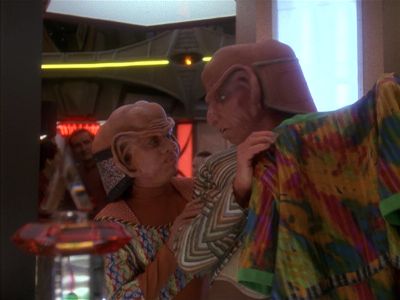 Star Trek: Deep Space Nine Screencaps "Little Green Men" (S4:E8)