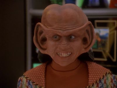 Star Trek: Deep Space Nine Screencaps "Little Green Men" (S4:E8)
