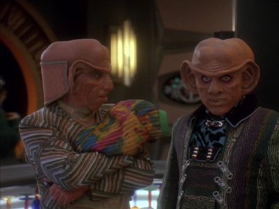 Star Trek: Deep Space Nine Screencaps "Little Green Men" (S4:E8)