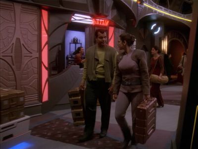 Star Trek: Deep Space Nine Screencaps "Little Green Men" (S4:E8)