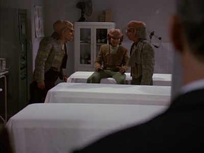 Star Trek: Deep Space Nine Screencaps "Little Green Men" (S4:E8)