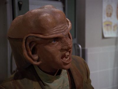 Star Trek: Deep Space Nine Screencaps "Little Green Men" (S4:E8)