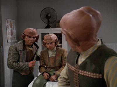 Star Trek: Deep Space Nine Screencaps "Little Green Men" (S4:E8)