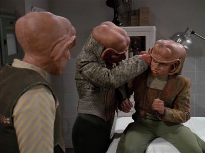 Star Trek: Deep Space Nine Screencaps "Little Green Men" (S4:E8)