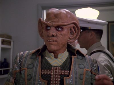 Star Trek: Deep Space Nine Screencaps "Little Green Men" (S4:E8)