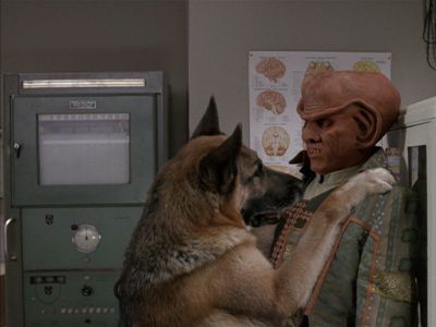 Star Trek: Deep Space Nine Screencaps "Little Green Men" (S4:E8)