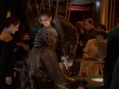 Star Trek: Deep Space Nine Screencaps "The Sword of Kahless" (S4:E9)