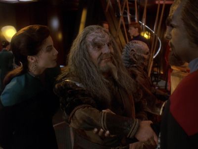Star Trek: Deep Space Nine Screencaps "The Sword of Kahless" (S4:E9)