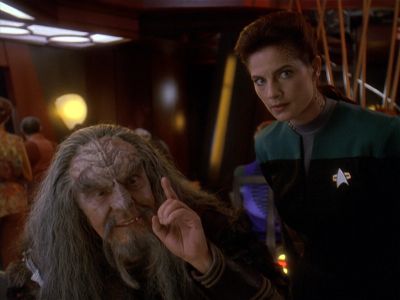 Star Trek: Deep Space Nine Screencaps "The Sword of Kahless" (S4:E9)