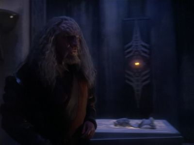 Star Trek: Deep Space Nine Screencaps "The Sword of Kahless" (S4:E9)