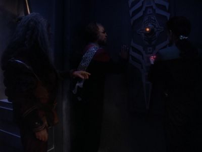 Star Trek: Deep Space Nine Screencaps "The Sword of Kahless" (S4:E9)