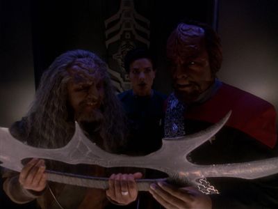 Star Trek: Deep Space Nine Screencaps "The Sword of Kahless" (S4:E9)