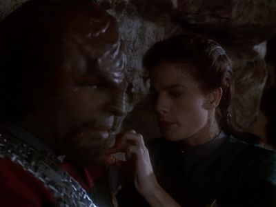 Star Trek: Deep Space Nine Screencaps "The Sword of Kahless" (S4:E9)