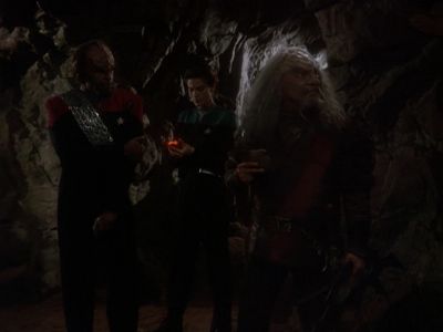 Star Trek: Deep Space Nine Screencaps "The Sword of Kahless" (S4:E9)