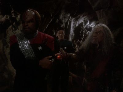 Star Trek: Deep Space Nine Screencaps "The Sword of Kahless" (S4:E9)