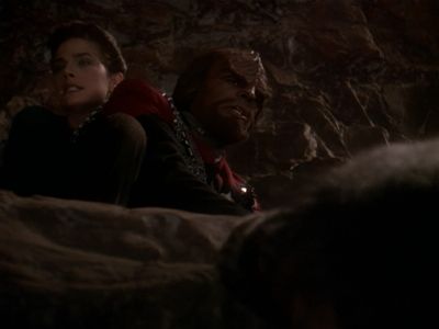 Star Trek: Deep Space Nine Screencaps "The Sword of Kahless" (S4:E9)