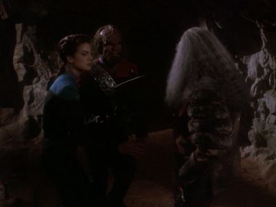 Star Trek: Deep Space Nine Screencaps "The Sword of Kahless" (S4:E9)