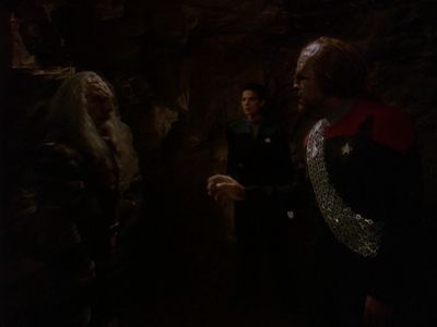Star Trek: Deep Space Nine Screencaps "The Sword of Kahless" (S4:E9)