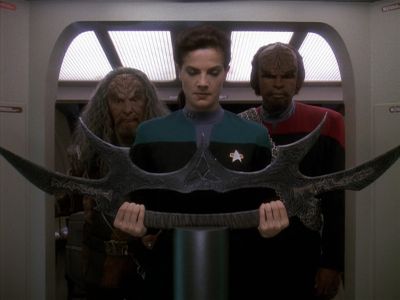 Star Trek: Deep Space Nine Screencaps "The Sword of Kahless" (S4:E9)