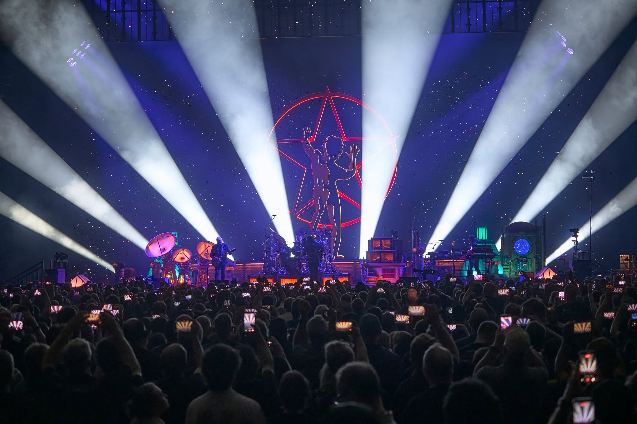 Rush 'Fifty Something' Tour Pictures - Kia Forum - Los Angeles, California - June 9th, 2026